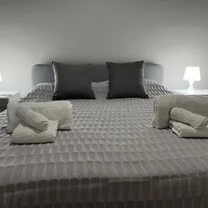 Spyda Apartment